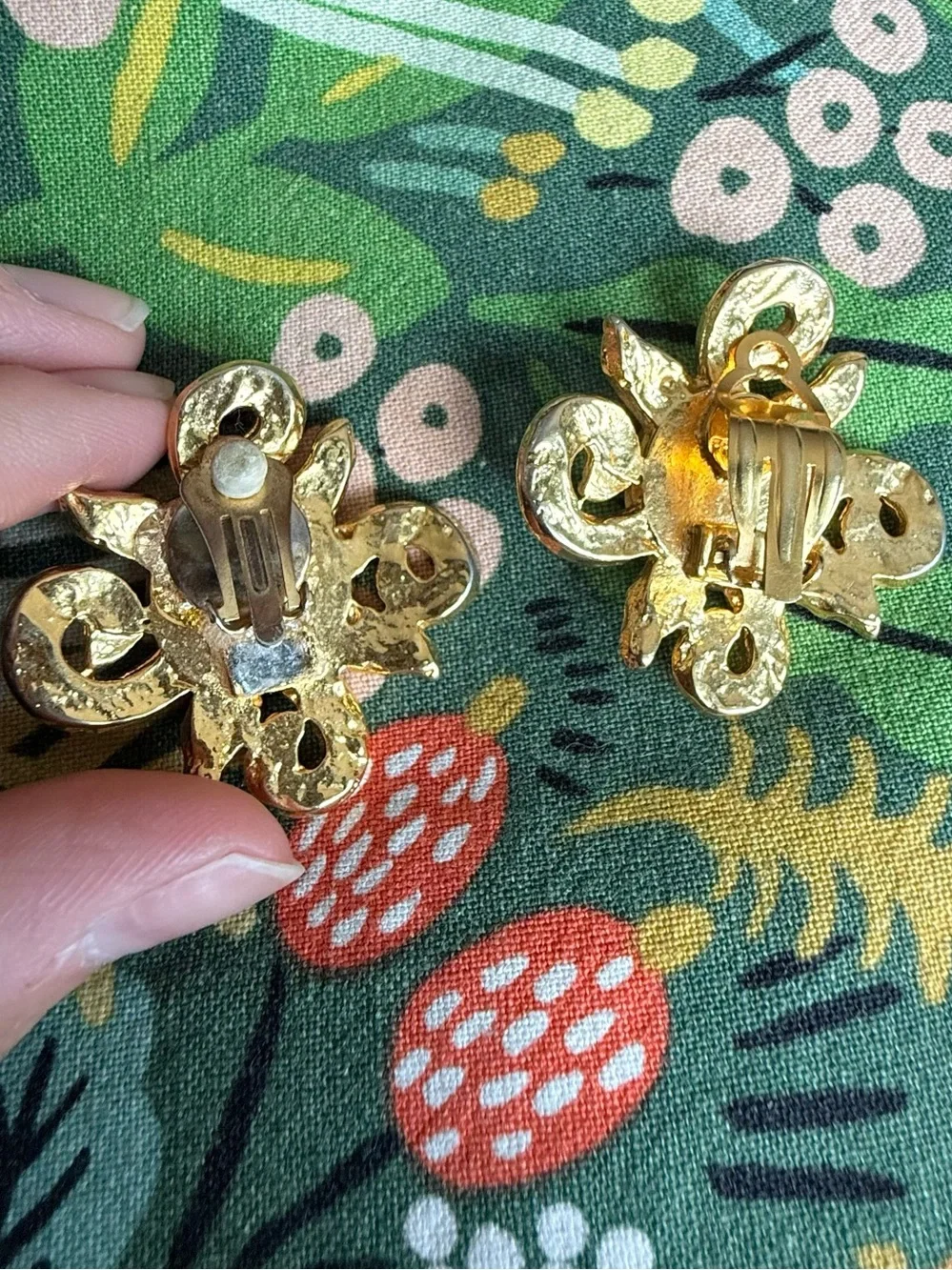 80s French Brushed Gold Bold Vintage Starburst Sun Faux Pearl Clip Earrings